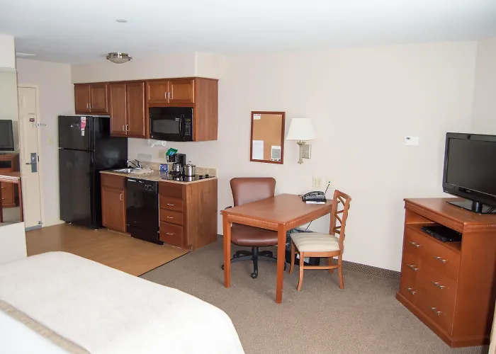 Candlewood Victoria By Ihg
