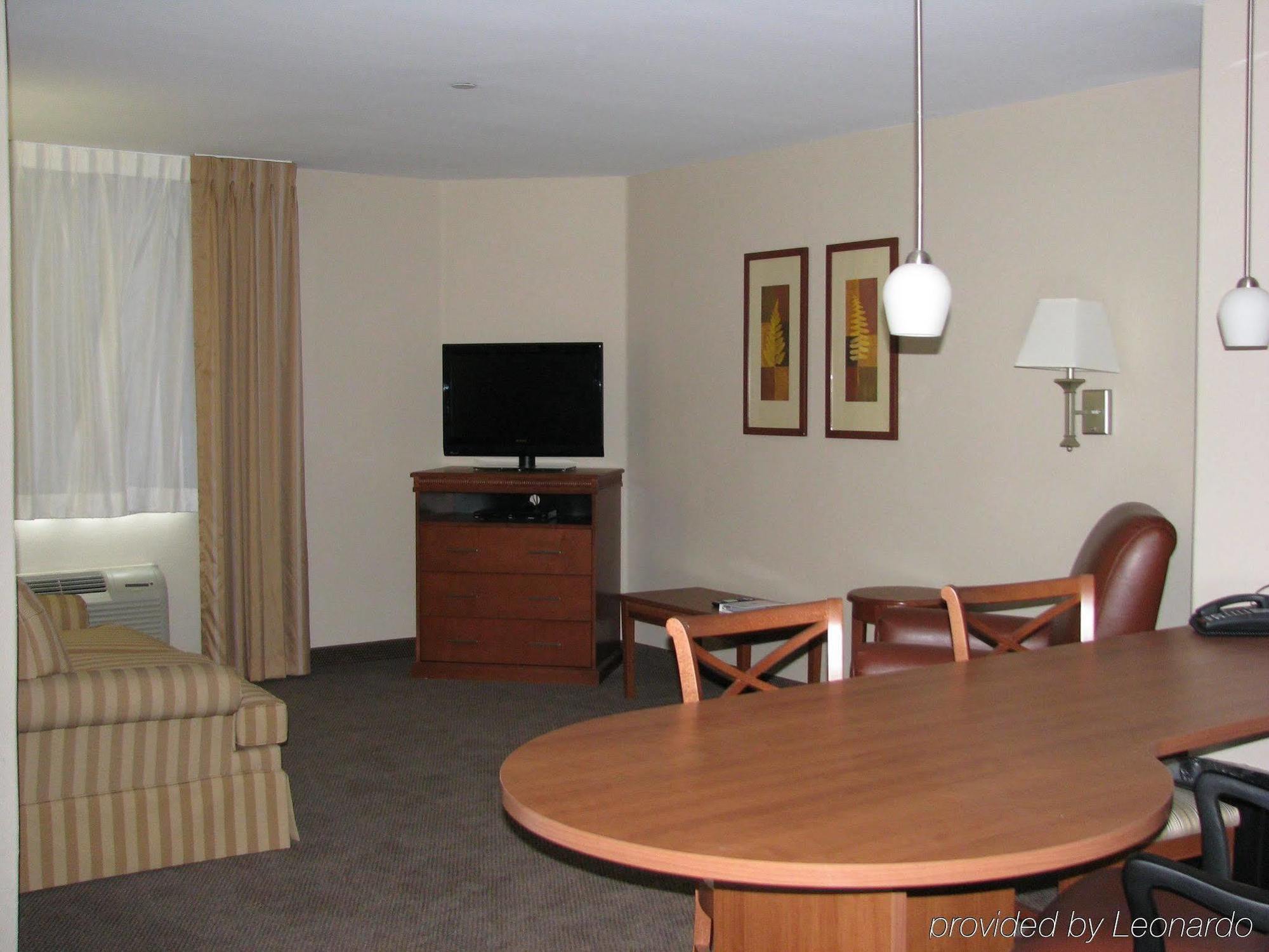 Candlewood By Ihg 3* Victoria