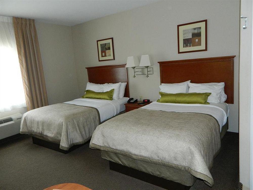 Candlewood By Ihg Hotel Victoria